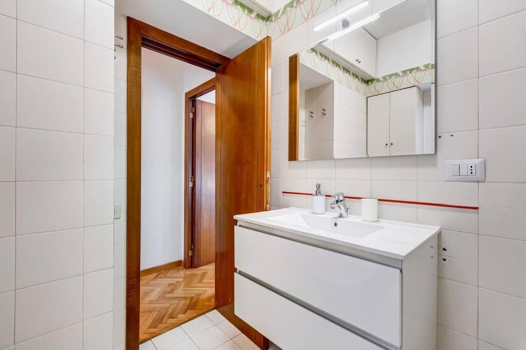 Luminous Apartment Few Steps From Piazza Navona ภายนอก รูปภาพ